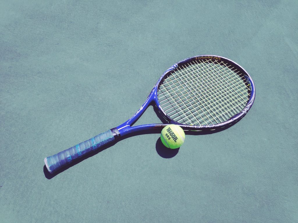 conseils pour choisir une raquette et un cordage de tennis