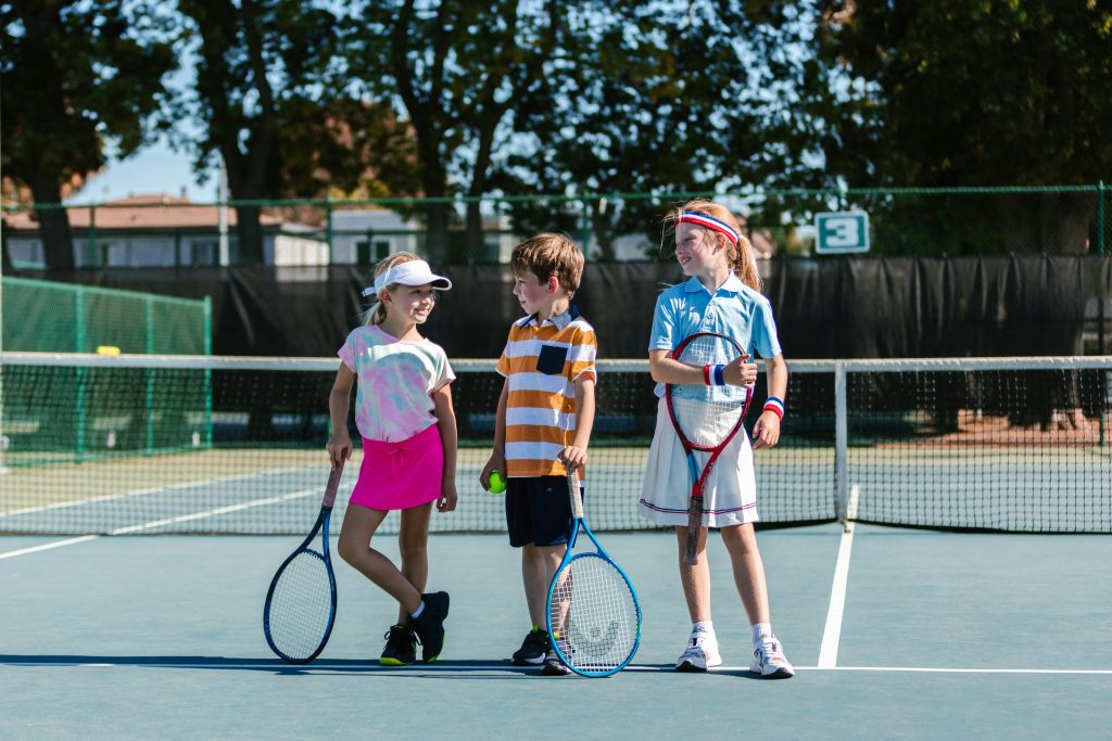 raquette de tennis adaptée pour enfant débutant